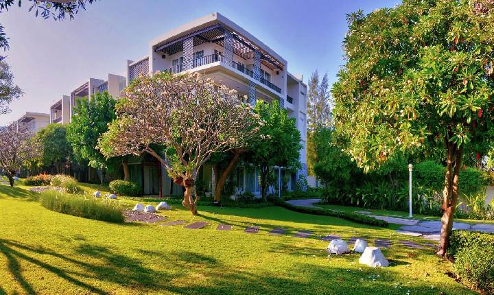 Casa nova de alvenaria e mobiliada