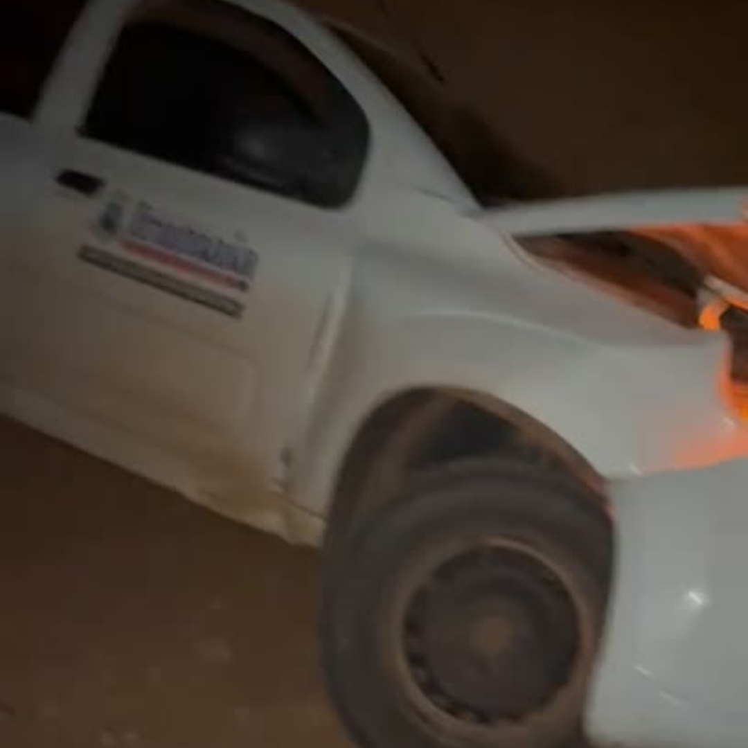 Acidente com carro da saúde causa revolta em Iramaia