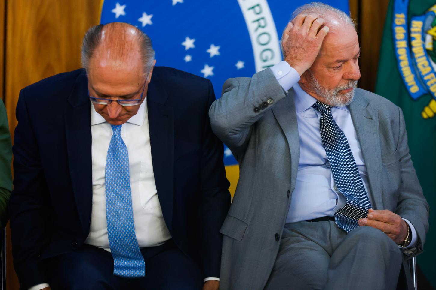 Lula assina decreto da Lei da Reciprocidade para reagir ao tarifaço de Trump