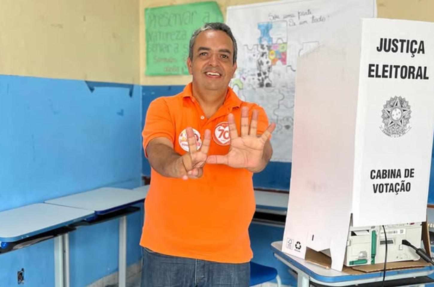  TONINHO PEDE A CASSAÇÃO DE PIO, PREFEITO ELEITO DE IRAMAIA.