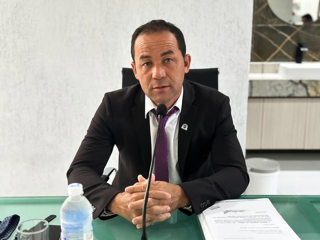 Vereador Betinho faz duras críticas à gestão e dispara: “Quem faz errado vai preso”